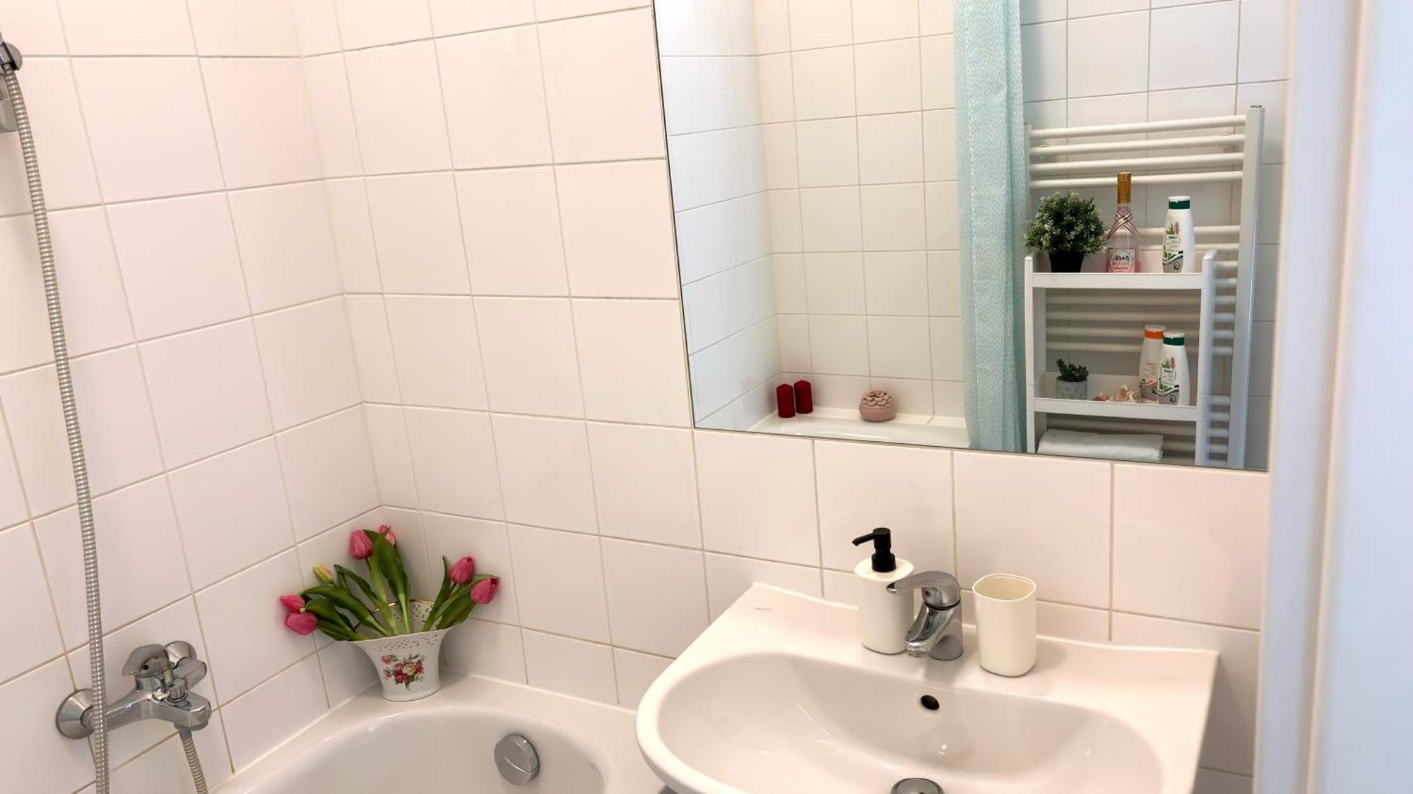וינה Central Mariahilfer Apartment 5 Min To The Schoenbrunn Palace And City Shopping Center מראה חיצוני תמונה